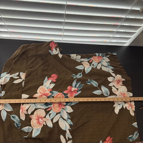 Tommy Bahama Hawaiian Shirt Men's Size XL Brown Silk Floral Button Short Sleeve - Picture 11 of 12